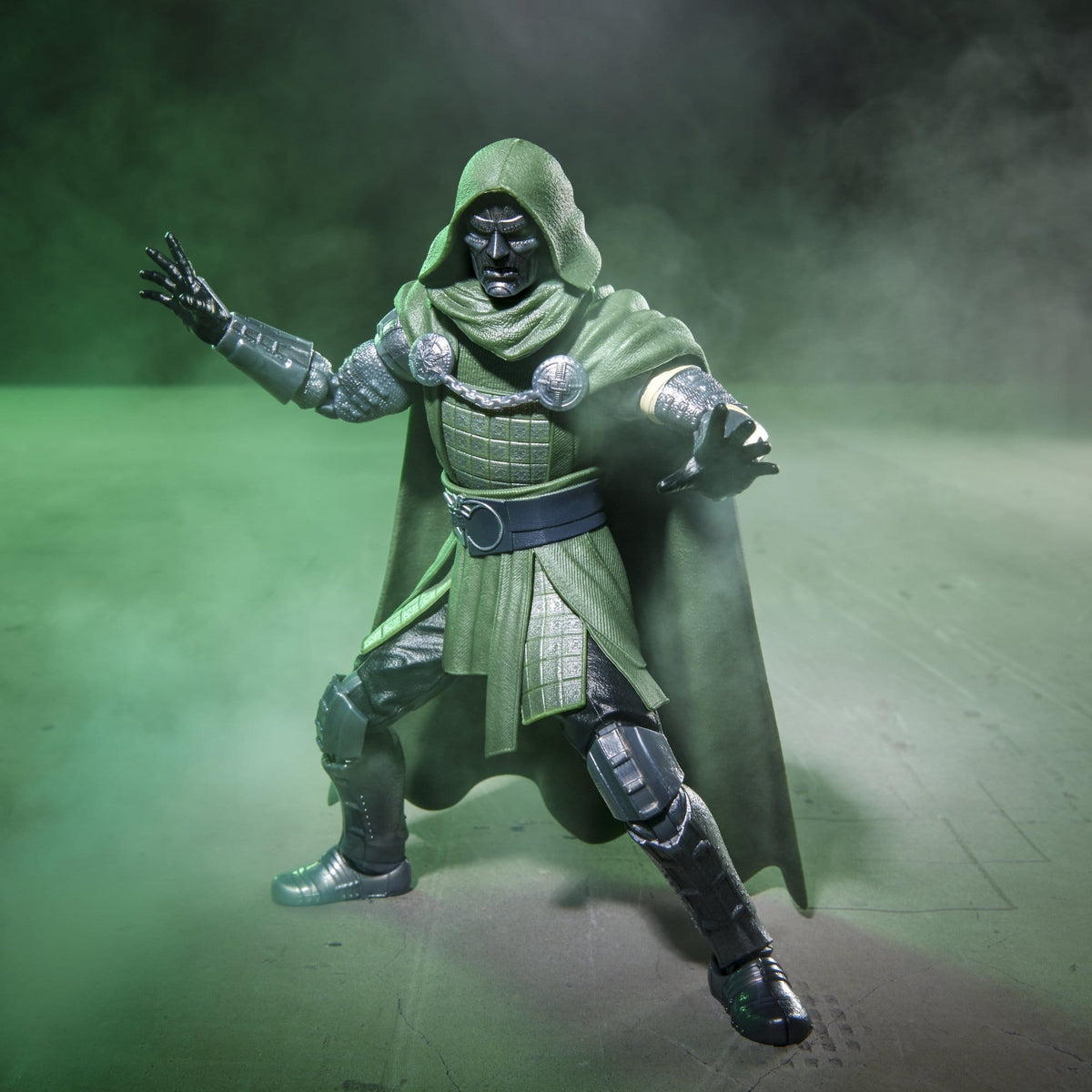 Doctor Doom – Avengers: Doomsday Marvel Legends Actionfigur, 15 cm – Produktansicht 7